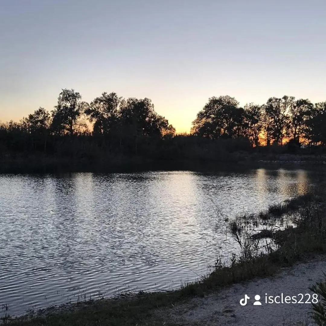 Mobilhome 228 Proche Du Lac , Tv , Clim Ect Camping 4 Etoiles La Roque-d'Antheron Campsite
