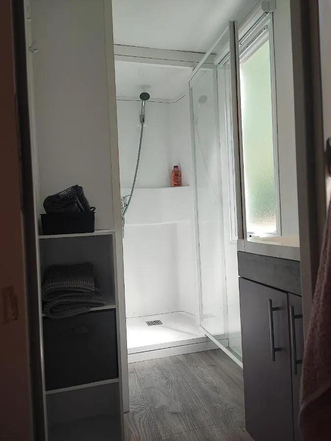 Mobilhome 228 Proche Du Lac , Tv , Clim Ect Camping 4 Etoiles La Roque-d'Antheron