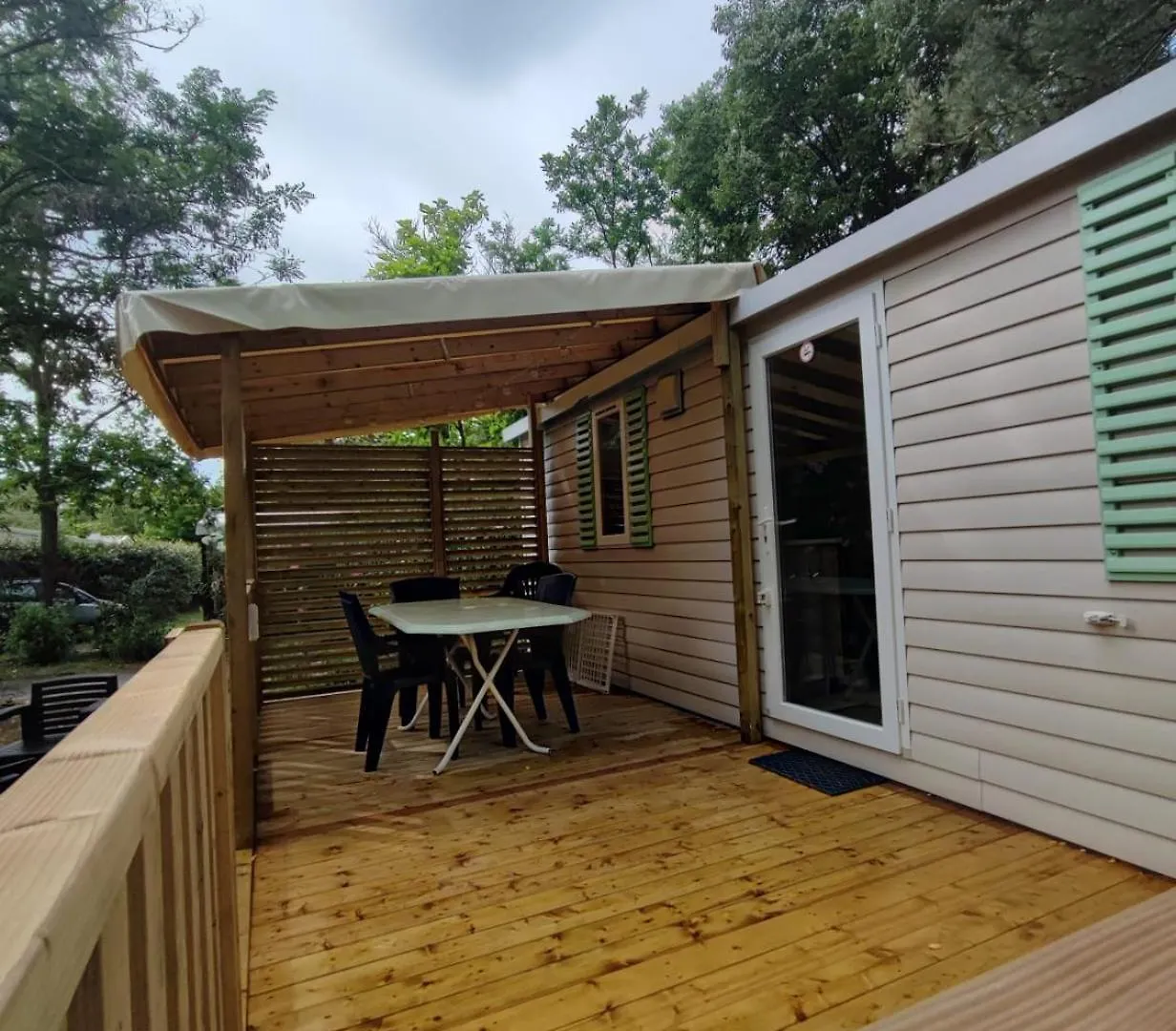 Mobilhome 228 Proche Du Lac , Tv , Clim Ect Camping 4 Etoiles La Roque-d'Antheron