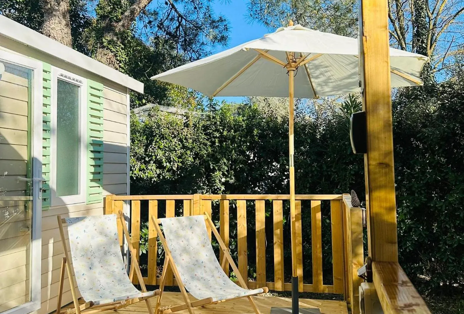 Mobilhome 228 Proche Du Lac , Tv , Clim Ect Camping 4 Etoiles La Roque-d'Antheron